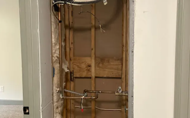 Supply Line Failure in Cloverleaf, Texas